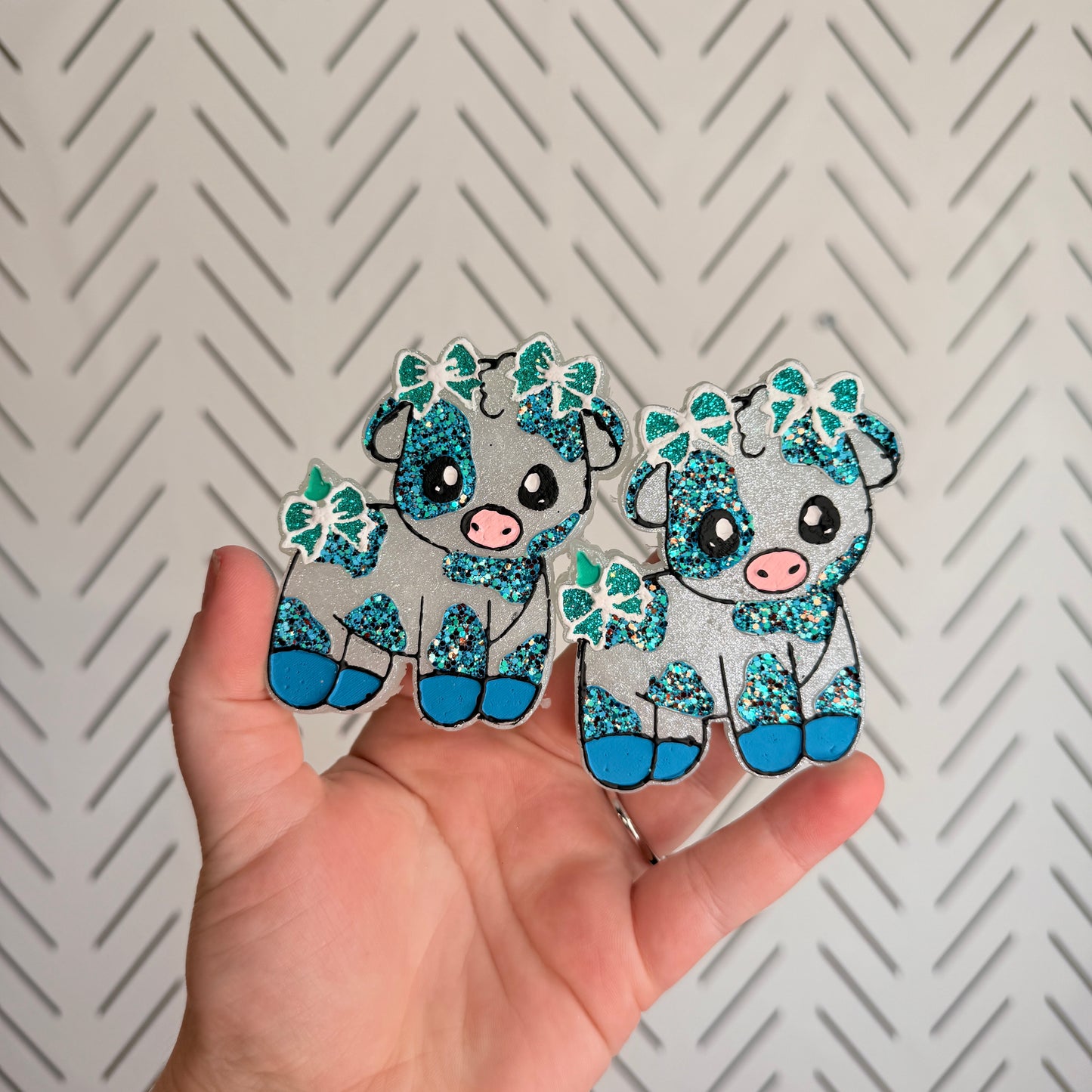 CUSTOM- Cow w/ Bows- Vent Clips