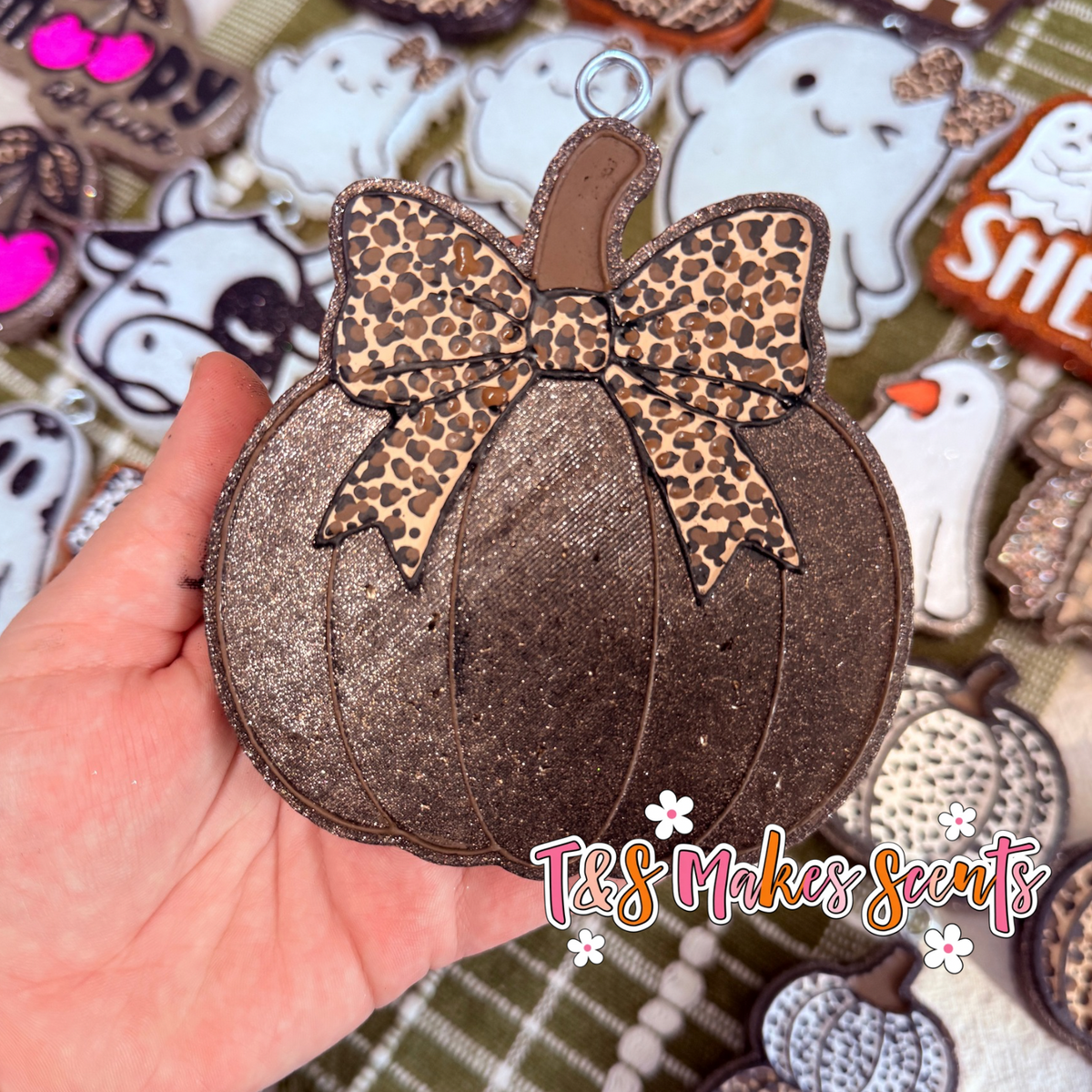 CUSTOM- Pumpkin w/ Bow