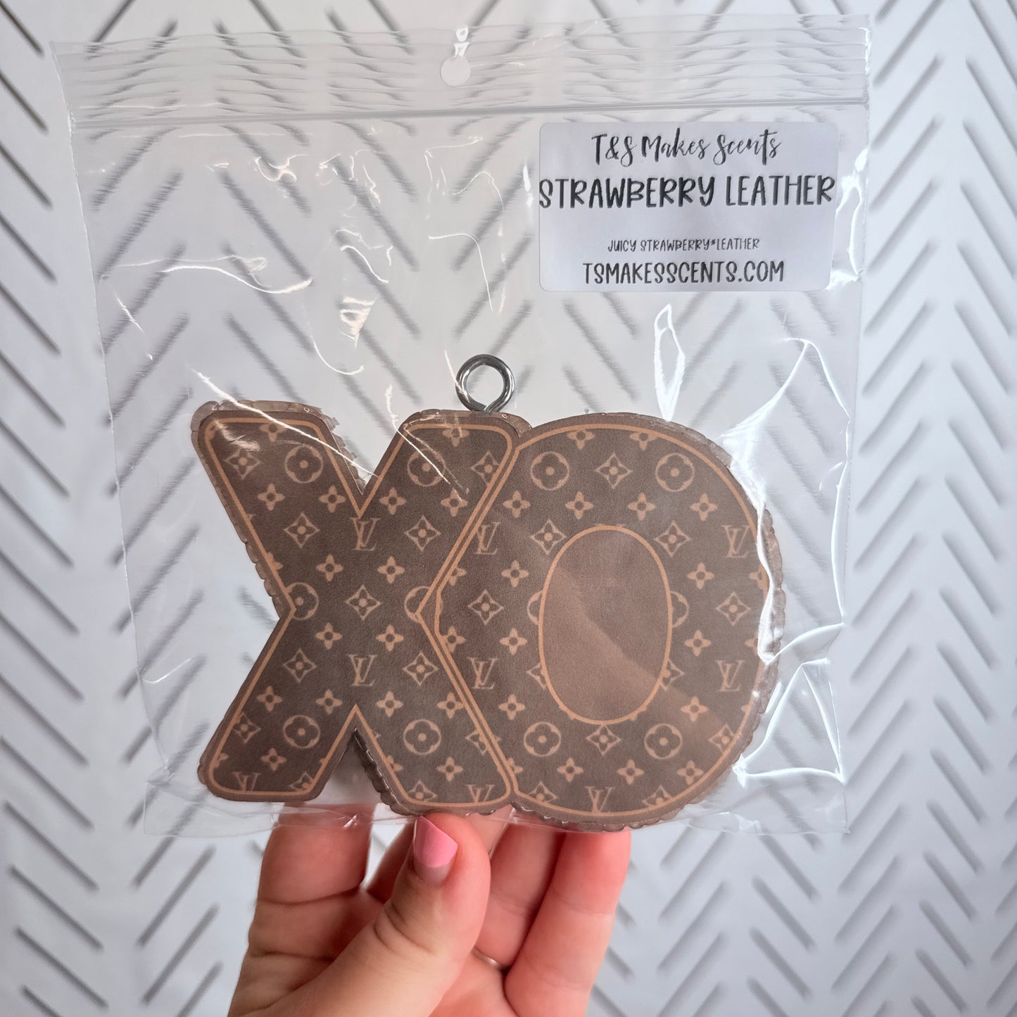 Strawberry Leather- 410