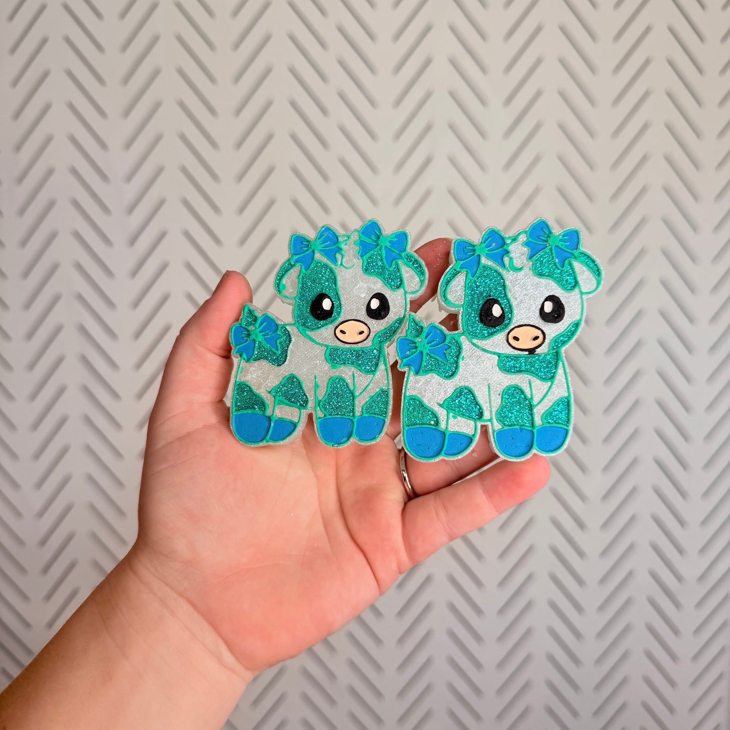 CUSTOM- Cow w/ Bows- Vent Clips