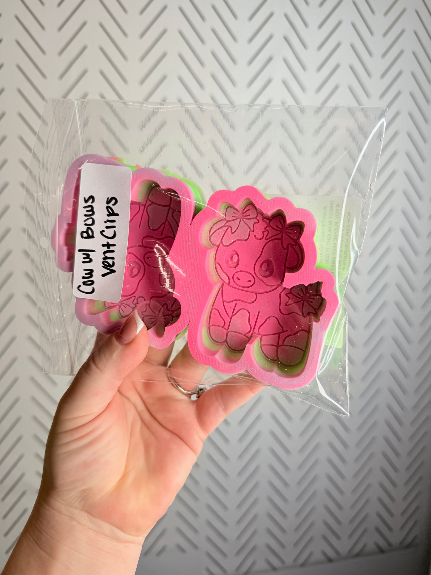 CUSTOM- Cow w/ Bows- Vent Clips